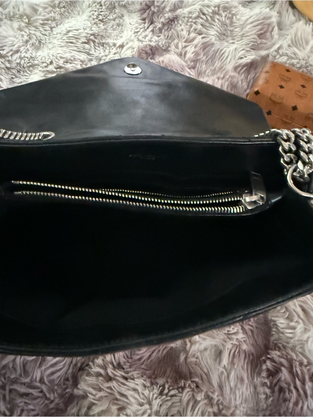 YSL LOU LOU MEDIUM Saint Laurent Black Quilted Leather Chain Shoulder Bag - Picture 2 of 5